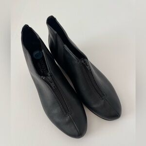 Aerosoles Allowance Ankle Boot Pointed Size 6 1/2